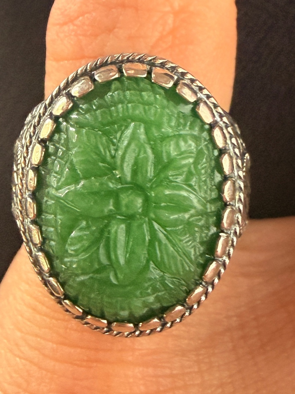 VTG Green Jade Floral Carved Stone Statement Ring Sz 5